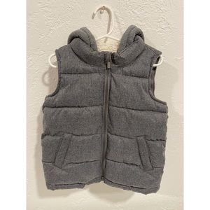Boys puffer vest with hood